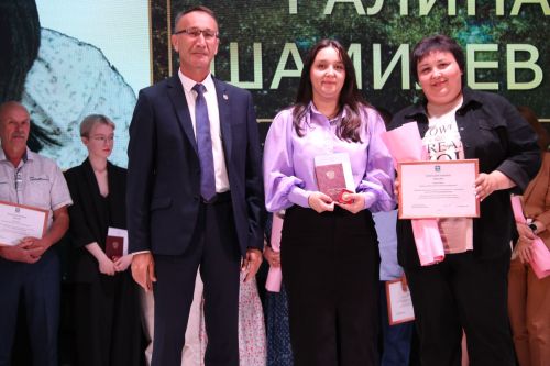 На главном подмостке Ютазинского района чествовали лучших из лучших выпускников школ