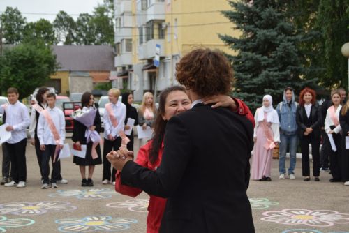 Уруссинские школьники получили аттестаты