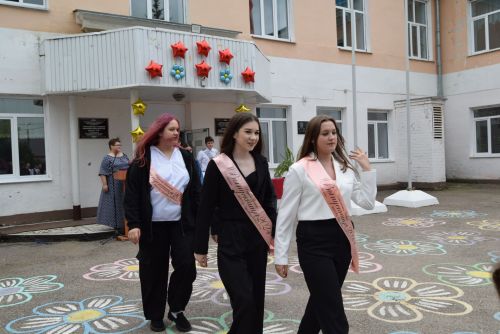 Уруссинские школьники получили аттестаты