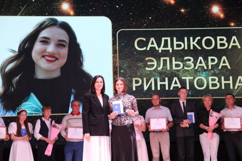На главном подмостке Ютазинского района чествовали лучших из лучших выпускников школ