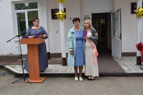 Уруссинские школьники получили аттестаты