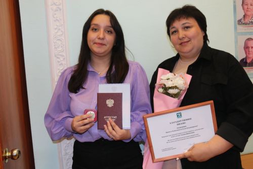 На главном подмостке Ютазинского района чествовали лучших из лучших выпускников школ