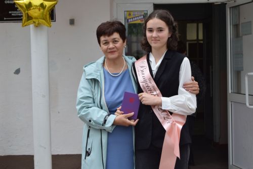 Уруссинские школьники получили аттестаты
