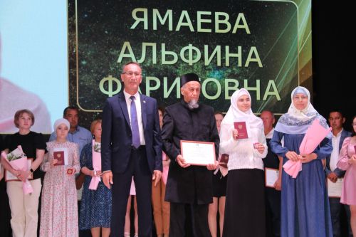 На главном подмостке Ютазинского района чествовали лучших из лучших выпускников школ