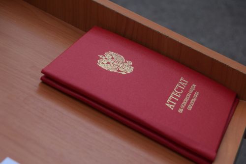 Уруссинские школьники получили аттестаты
