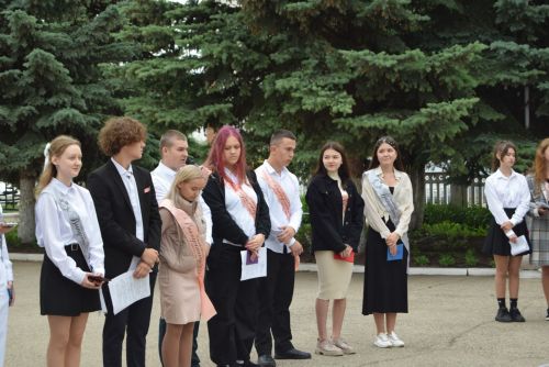Уруссинские школьники получили аттестаты