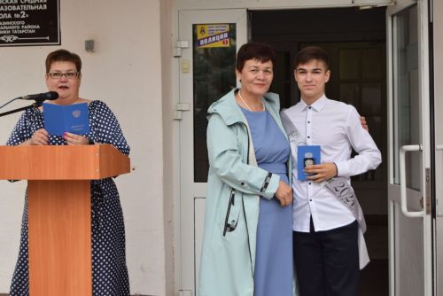 Уруссинские школьники получили аттестаты