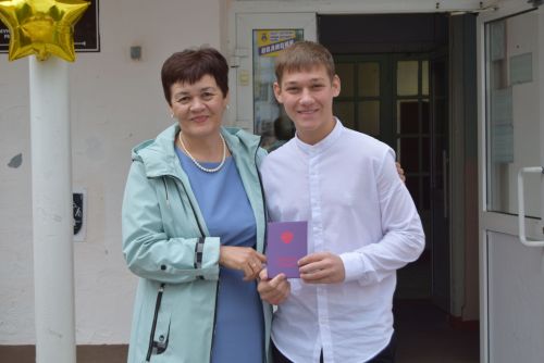 Уруссинские школьники получили аттестаты