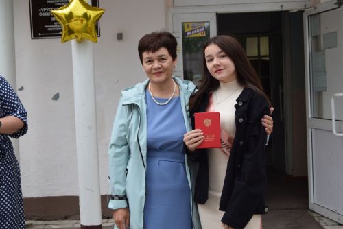 Уруссинские школьники получили аттестаты