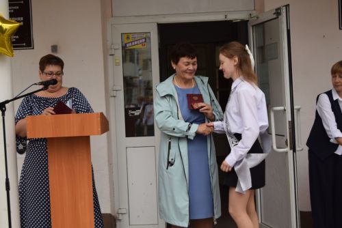 Уруссинские школьники получили аттестаты