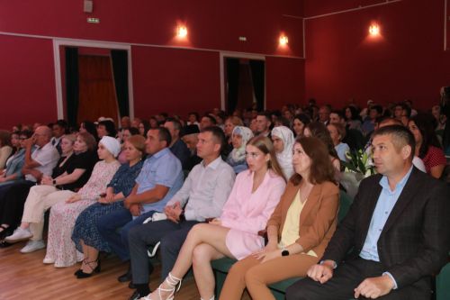 На главном подмостке Ютазинского района чествовали лучших из лучших выпускников школ
