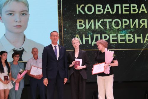 На главном подмостке Ютазинского района чествовали лучших из лучших выпускников школ
