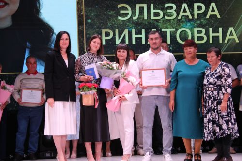 На главном подмостке Ютазинского района чествовали лучших из лучших выпускников школ
