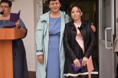 Уруссинские школьники получили аттестаты