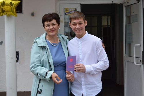 Уруссинские школьники получили аттестаты