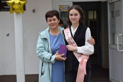 Уруссинские школьники получили аттестаты