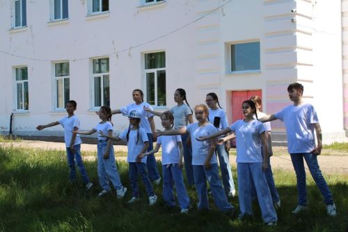 Урыссудагы Балалар иҗат үзәгендә «Дуслык биләмәсе» яшьләр мәйданчыгы ачылды.