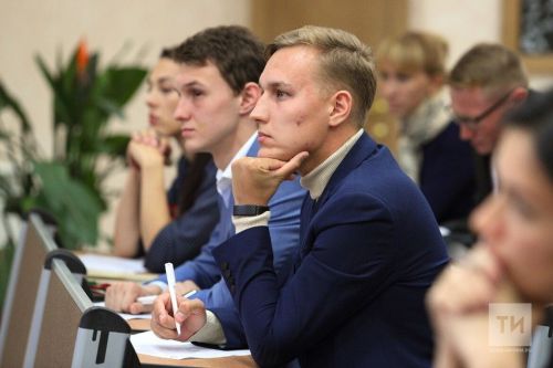 Стипендии, волонтерство и гуманитарка: о чем говорили кандидаты в Молпарламент РТ