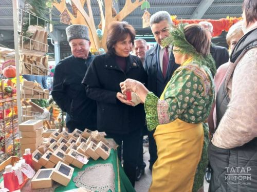 300 учреждений Татарстана представили свою продукцию на ярмарке в агропарке «Казань»