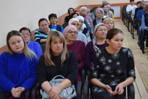 Сходы: Байряка нуждается в аптеке и зубном враче