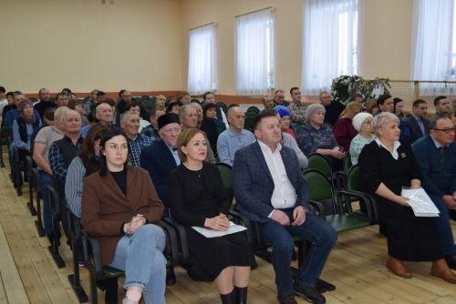 Сходы: Байряка нуждается в аптеке и зубном враче