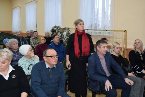 Сходы: Байряка нуждается в аптеке и зубном враче