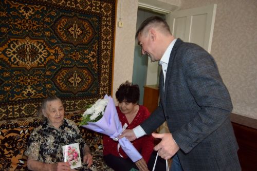 Славных ютазинских юбиляров поздравило руководство района
