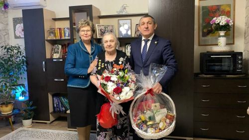 В селе Усады поздравили блокадницу, которая пережила 872 дня осады Ленинграда