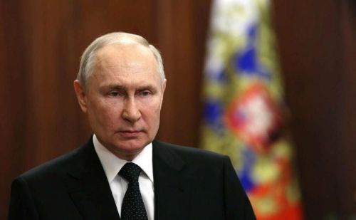 Трамп намекнул на переговоры с Путиным и подверг критике администрацию Байдена после катастрофы