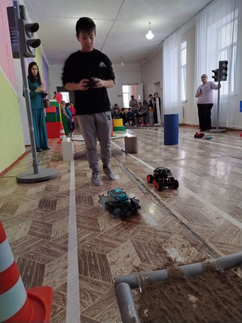 «Гонки-2025»: районный конкурс радиоуправляемых автомобилей в Уруссу