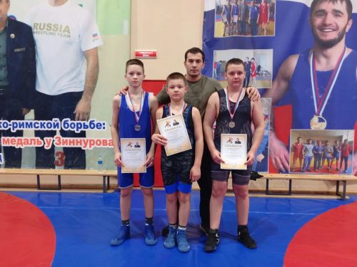 В городе Бугульма прошел межрегиональный турнир по греко-римской борьбе «Снежинка»
