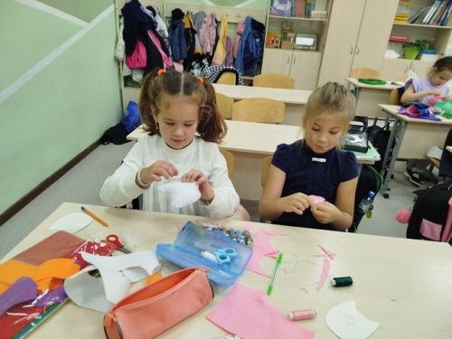 В «Мастерице» поселились совушки: юные уруссинцы осваивают искусство фетра