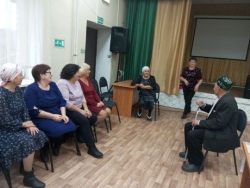В Каклыкуле чествовали бабушек и дедушек
