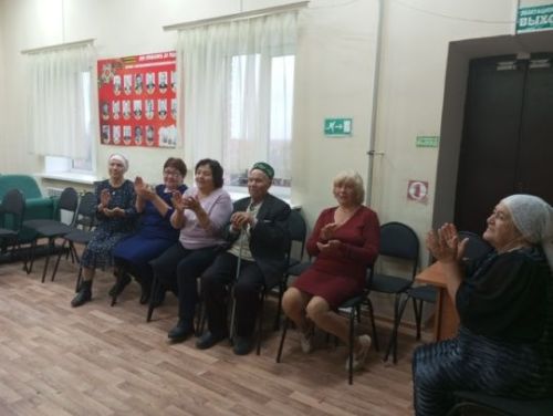 В Каклыкуле чествовали бабушек и дедушек