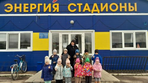 Воспитанники Уруссинского детского сада №3 собрали посылку с носочками для участников СВО
