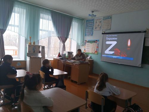 Урок мужества: школьники Акбашской школы познакомились с историей Героев Отечества