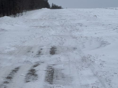 Казанцы застряли в снежном плену на саратовской трассе! Дорога закрыта!
