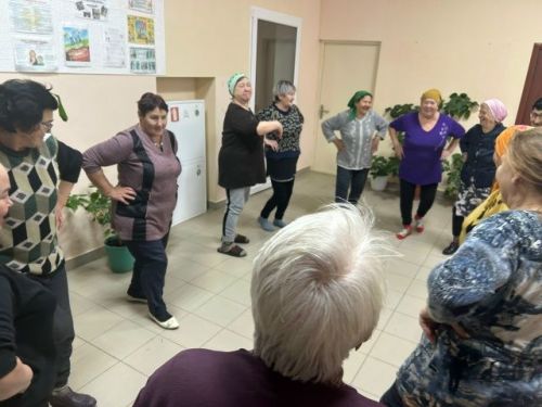 Танцуют все