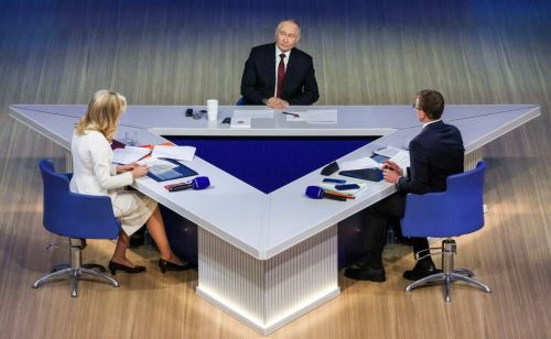 Путин обсудил меры по сохранению культурного многообразия в Год народного единства