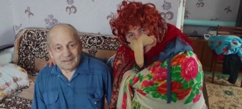 «С новым счастьем!»- Праздничный визит к односельчанам