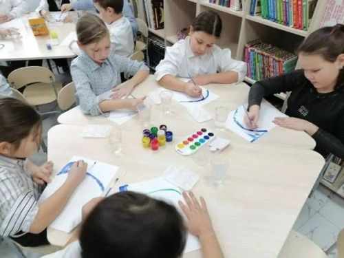 Зимние узоры на бумаге