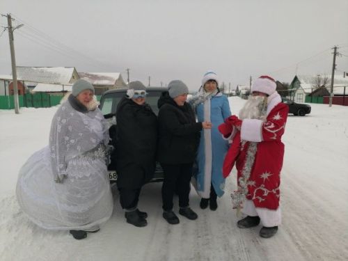 Волшебство для каждого: Дед Мороз дарит тепло