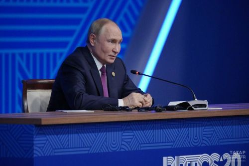 Теперь обратиться к Владимиру Путину можно через мессенджер МАХ