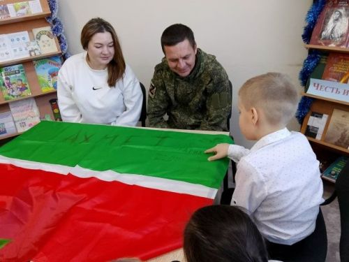 Встреча с героем: история флага и уроки мужества
