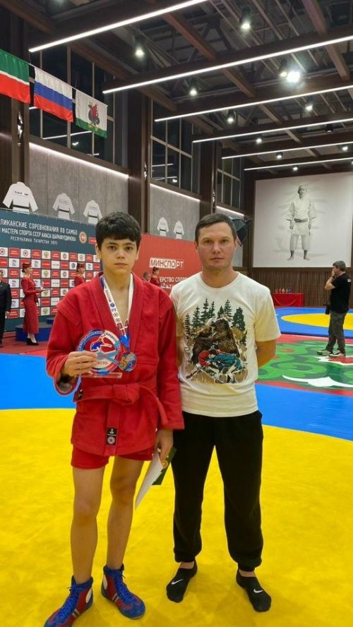 Бронза Артемия Зимина по самбо