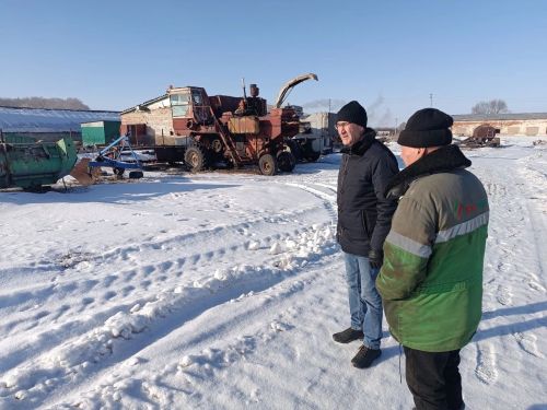 Готовимся к урожаю 2025: глава Ютазинского района проверил подготовку фермерских хозяйств к новому сезону