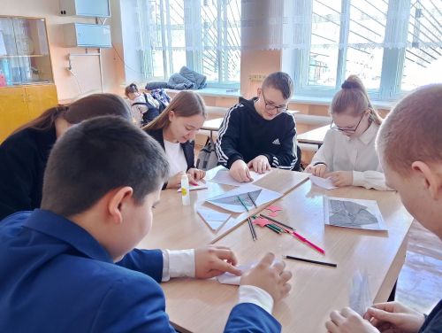 В Каракашлинском сельском клубе прошел мастер-класс «Праздничный конверт»