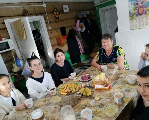 Патриотический час «Мы — патриоты, мы — дети России»