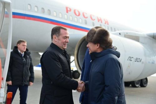 Дмитрий Медведев прибыл в Казань