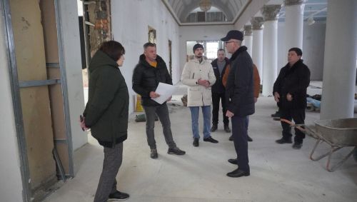 В Уруссу активно идет капитальный ремонт  Районного дома культуры и детской школы искусств